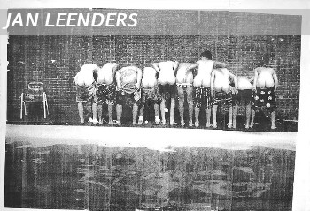 Self-portrait with other asses